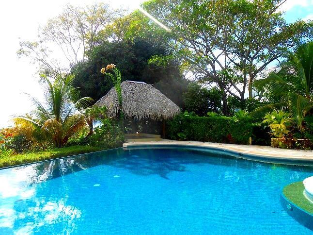Lagunavista Villas Carate Exterior photo